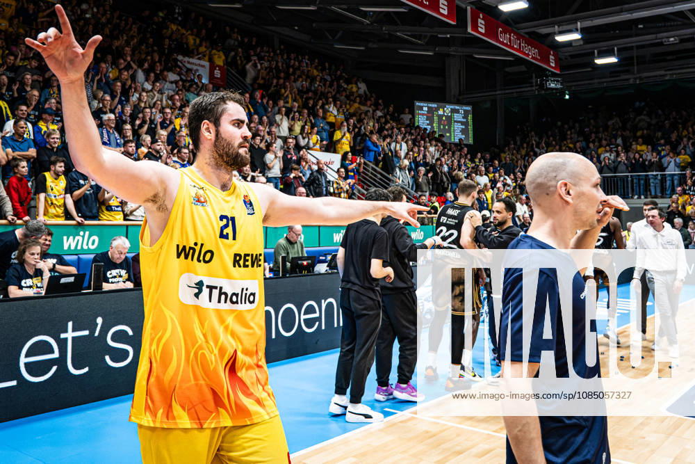 EasyCredit BBL Phoenix Hagen vs. Basketball Löwen Braunschweig, Hagen, October 25, 2026, Ischelandhalle, Hagen: Tim Uhlemann, 21, Phoenix Hagen (PF), celebrates the victory. easyCredit BBL Phoenix Hagen vs. Basketball Löwen Braunschweig, Hagen, October 25, 2026, Ischelandhalle, Hagen
