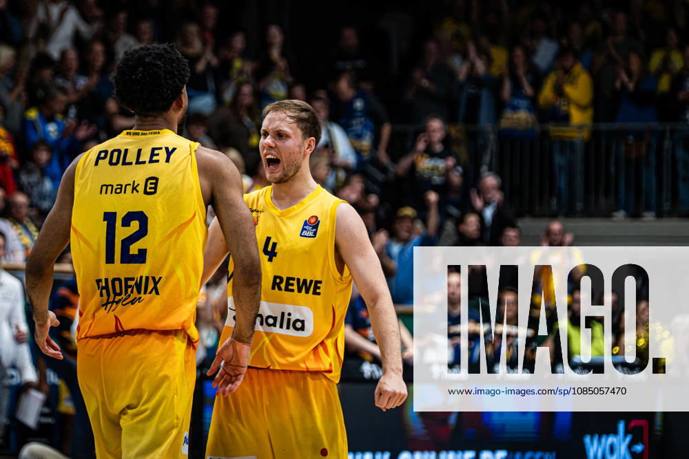 EasyCredit BBL Phoenix Hagen vs. Basketball Löwen Braunschweig, Hagen, October 25, 2026, Ischelandhalle, Hagen: Tyler Polley (12), Phoenix Hagen (SF), and Bjarne Kraushaar (4), Phoenix Hagen (PG), celebrate after a successful basket. easyCredit BBL Phoenix Hagen vs. Basketball Löwen Braunschweig, Hagen, October 25, 2026, Ischelandhalle, Hagen