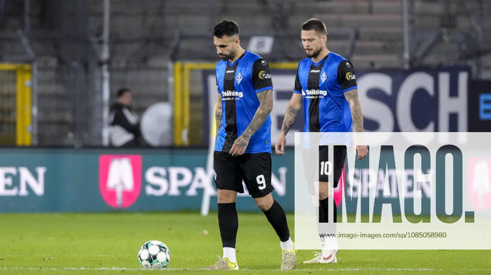 From left: Goncalo de Almeida Gregorio (SV Waldhof), 9, Julian Ulbricht (SV Waldhof), 10, players from SV Waldhof Mannheim, looking disappointed, disappointment, frustration, pessimistic, after conceding the goal to make it 0–1, action, game scene, October 25, 2026, Mannheim, Germany, soccer, 3. Liga, SV Waldhof Mannheim vs. TSG 1899 Hoffenheim II, DFB and DFL regulations prohibit any use of photographs as image sequences and or quasi-video