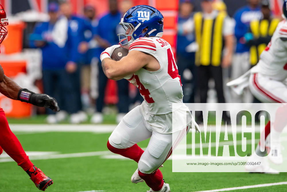 New York Giants running back Cam Skattebo (44) carries the ball during a game between the New York Giants and the Houston Texans in Houston, TX. .. CSM NFL, American Football Herren, USA 2026: Giants Vs Texans OCT 25 - ZUMAc04_ 20261025_zma_c04_044