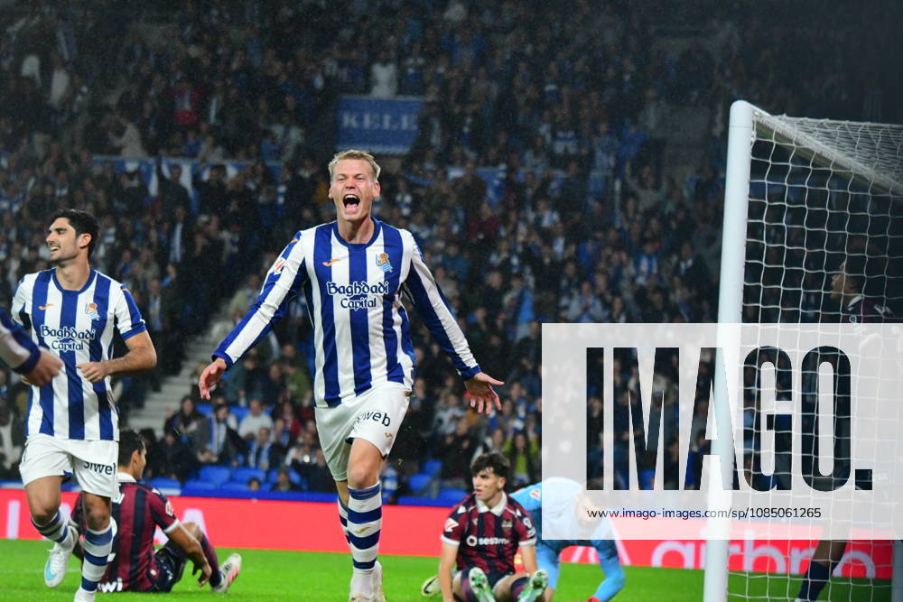 ESP LaLiga EA Sports Real Sociedad Levante UD Orri Oskarsson of Real Sociedad scores a goal and celebrates during a LaLiga EA Sports match between Real Sociedad and Levante UD played at Anoeta Stadium in Gipuzkoa on October 25, 2026, in Spain. Spanish Soccer