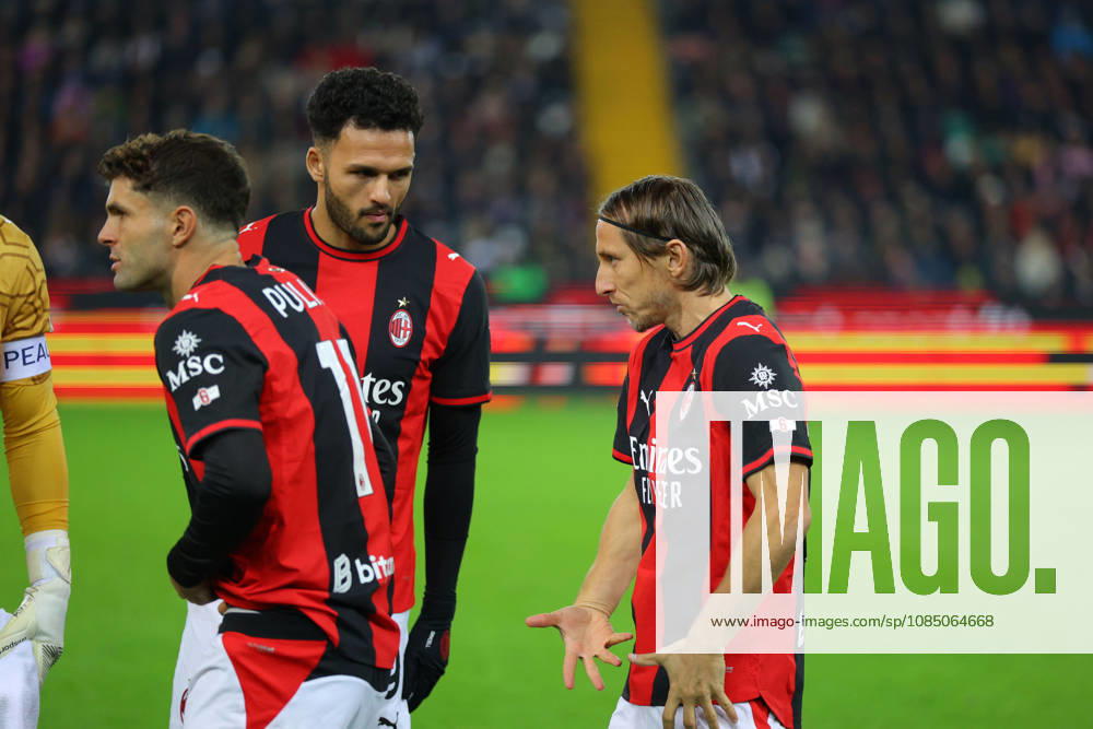 IPA90181369 - AC Milan s Luka Modric and AC Milan s Goncalo Ramos during the Serie A Enilive soccer match between Udinese and Milan at the Bluenergy Stadium in northeastern Italy on October 25, 2026.