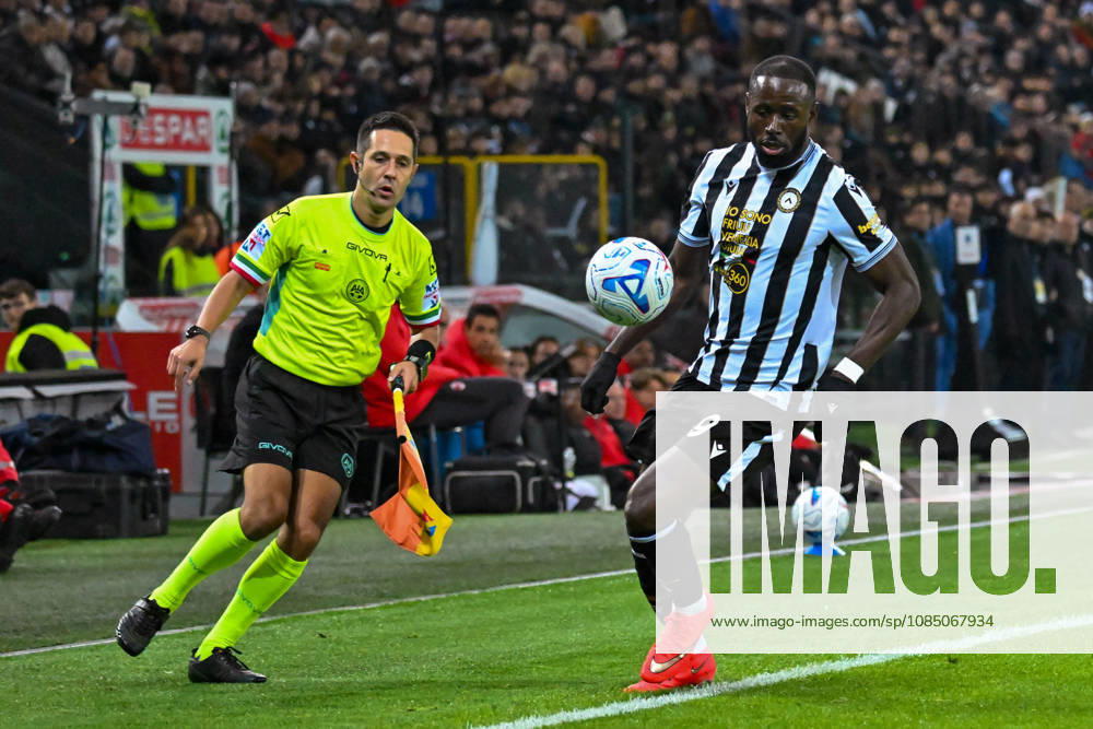 IPA90182217 - A photo of Udinese s Keinan Davis in action during the Udinese Calcio vs. AC Milan Serie A soccer match in Udine, Italy, on October 25, 2026