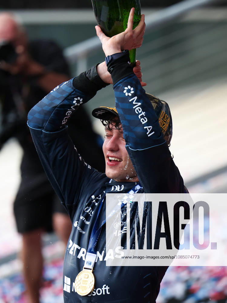 F1 - UNITED STATES GRAND PRIX 2026 KIMI ANTONELLI Andrea (ita), Mercedes AMG F1 Team W17, portrait podium during the 2026 Formula 1 United States Grand Prix, 18th round of the 2026 Formula One World Championship, WM, Weltmeisterschaft from October 23 to 25, 2026 on the Circuit of the America, in Austin, Texas, United States of America - AustinUnited States