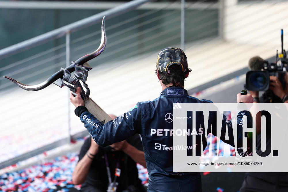 F1 - UNITED STATES GRAND PRIX 2026 KIMI ANTONELLI Andrea (ita), Mercedes AMG F1 Team W17, portrait podium during the 2026 Formula 1 United States Grand Prix, 18th round of the 2026 Formula One World Championship, WM, Weltmeisterschaft from October 23 to 25, 2026 on the Circuit of the America, in Austin, Texas, United States of America - AustinUnited States