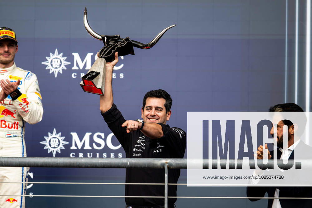 F1 - UNITED STATES GRAND PRIX 2026 Mercedes AMG F1 Team engineers podium during the 2026 Formula 1 United States Grand Prix, 18th round of the 2026 Formula One World Championship, WM, Weltmeisterschaft from October 23 to 25, 2026 on the Circuit of the America, in Austin, Texas, United States of America - AustinUnited States