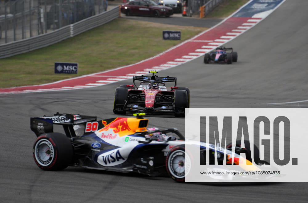 Circuit of The Americas, Austin, 2026 FORMULA 1 MSC CRUISES UNITED STATES GRAND PRIX, Liam Lawson (NZL), Visa Cash App Racing Bulls Formula One Team, Lewis Hamilton (GBR), Scuderia Ferrari HP Photo by Hasan Bratic, DeFodi Images