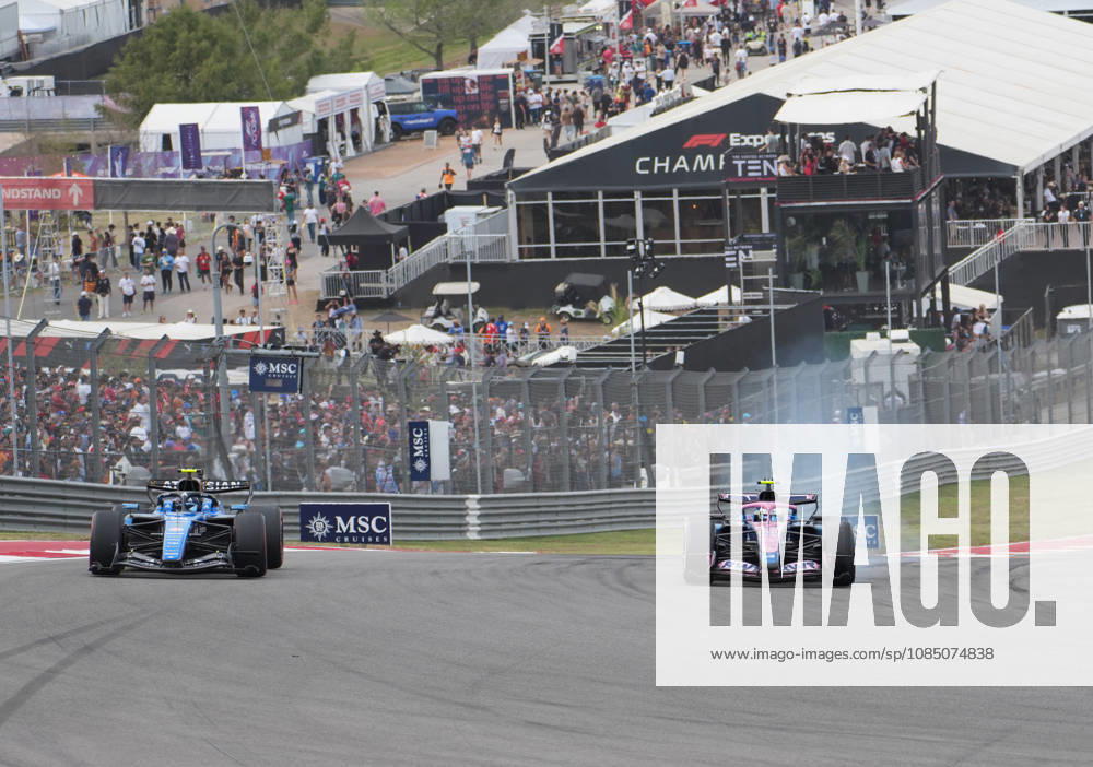 Circuit of The Americas, Austin, 2026 FORMULA 1 MSC CRUISES UNITED STATES GRAND PRIX, Carlos Sainz Jr. (ESP), Atlassian Williams F1 Team; Franco Colapinto (ARG), BWT Alpine F1 Team. Photo by Hasan Bratic, DeFodi Images