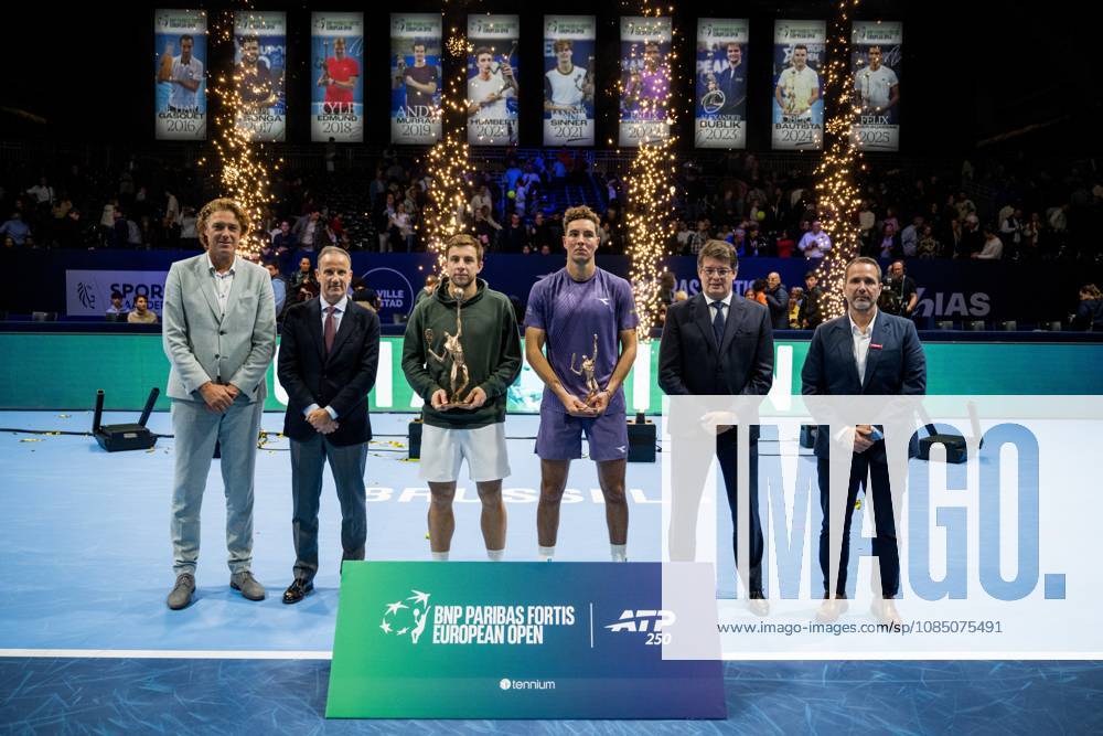 Dick Norman of Belgium, Michael Anseeuw (CEO BNP Paribas), Tallon Griekspoor of the Netherlands, Jan-Lennard Struff of Germany, Kristoff Puelinckx, CEO of Tennium and Rafael Schnider pictured after the European Open ATP, Tennis Herren tennis tournament in Brussels, on Sunday 25 October 2026. This year s edition of the tournament is taking place from 17 to 25 October JASPERxJACOBS x191048313x