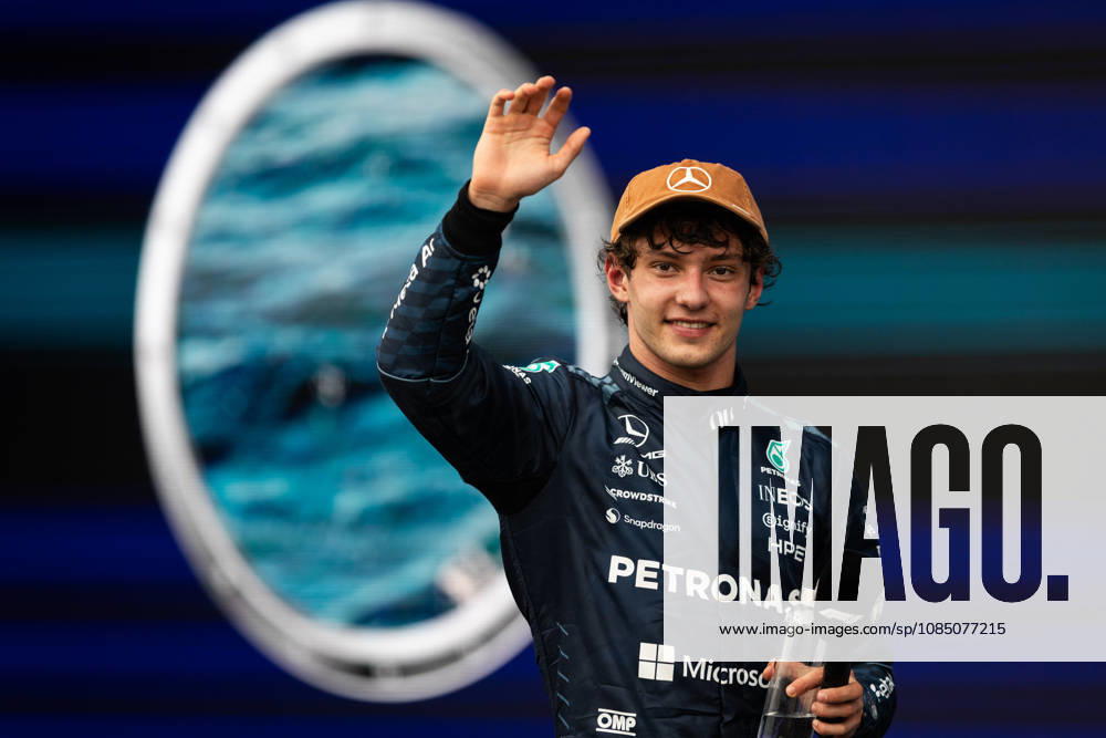 F1 - UNITED STATES GRAND PRIX 2026 KIMI ANTONELLI Andrea (ita), Mercedes AMG F1 Team W16, portrait, celebration during the 2026 Formula 1 United States Grand Prix, 18th round of the 2026 Formula One World Championship, WM, Weltmeisterschaft from October 23 to 25, 2026 on the Circuit of the America, in Austin, Texas, United States of America - AustinUnited States