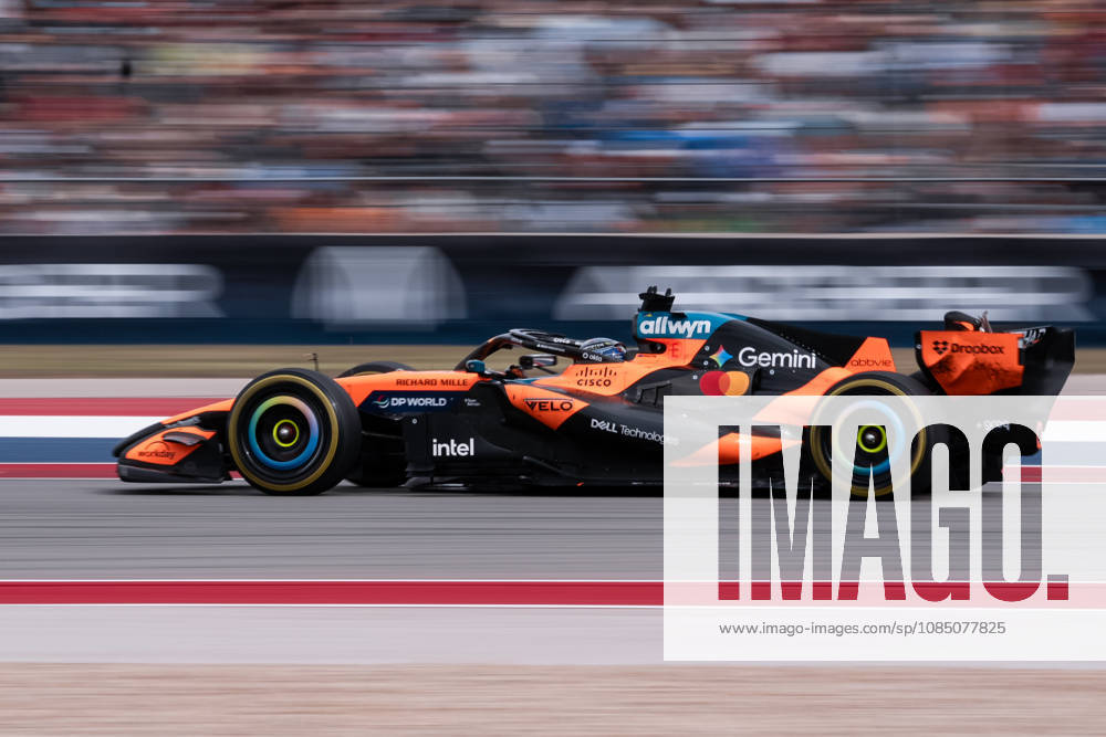 AUSTIN, UNITED STATES, OCT 25: Oscar Piastri of Australia driving the (81) McLaren Mastercard Formula 1 Team MCL40 during the F1 Grand Prix of United States at Circuit of The Americas on October 25, 2026 in Austin, Texas (photo by Richard Callis Sports Press Photo)