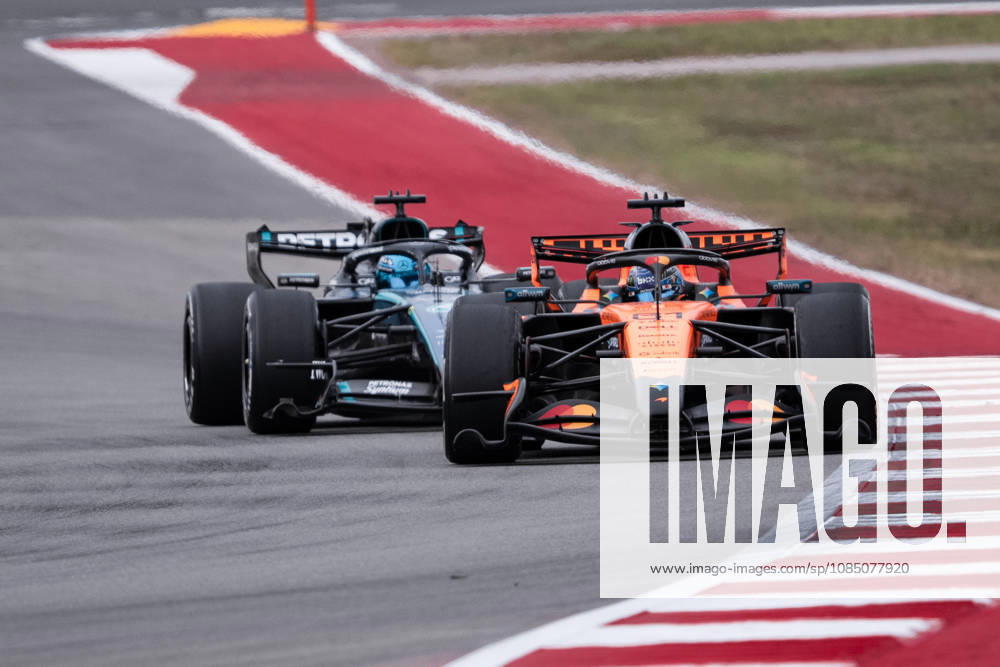 AUSTIN, UNITED STATES, OCT 25: Oscar Piastri of Australia driving the (81) McLaren Mastercard Formula 1 Team MCL40 (R) and George Russell of Great Britain driving the (63) Mercedes AMG PETRONAS F1 Team F1 W17 (L) during the F1 Grand Prix of United States at Circuit of The Americas on October 25, 2026 in Austin, Texas (photo by Richard Callis Sports Press Photo)