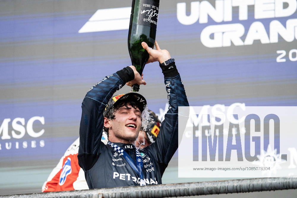 Kimi Antonelli (12) with Mercedes-AMG Petronas F1 Team, celebrates first place championship race win at the Formula 1 MSC Cruises United States Grand Prix, Circuit of the Americas. Austin, Texas. CSM Austin United States of America - ZUMAc04_ 20261025_faf_c04_007