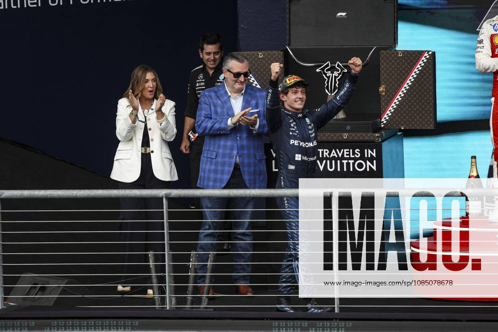 F1 - UNITED STATES GRAND PRIX 2026 KIMI ANTONELLI Andrea (ita), Mercedes AMG F1 Team W17, portrait celebration podium during the 2026 Formula 1 United States Grand Prix, 18th round of the 2026 Formula One World Championship, WM, Weltmeisterschaft from October 23 to 25, 2026 on the Circuit of the America, in Austin, Texas, United States of America - AustinUnited States