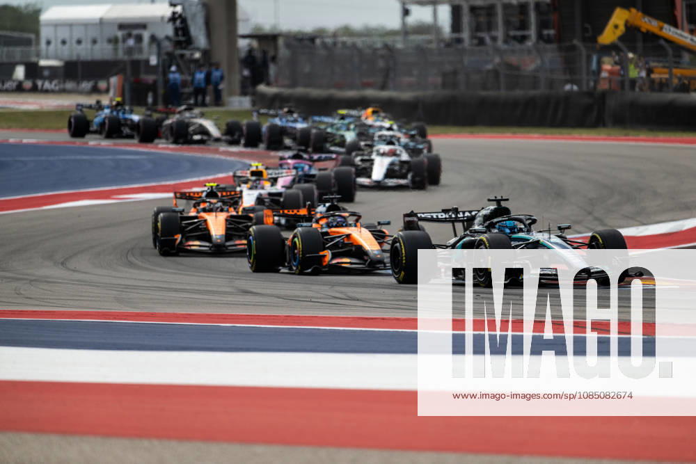 F1 - UNITED STATES GRAND PRIX 2026 start of the race, depart, 63 RUSSELL George (gbr), Mercedes AMG F1 Team W17, action 81 PIASTRI Oscar (aus), McLaren F1 Team MCL40, action during the 2026 Formula 1 United States Grand Prix, 18th round of the 2026 Formula One World Championship, WM, Weltmeisterschaft from October 23 to 25, 2026 on the Circuit of the America, in Austin, Texas, United States of America - AustinUnited States