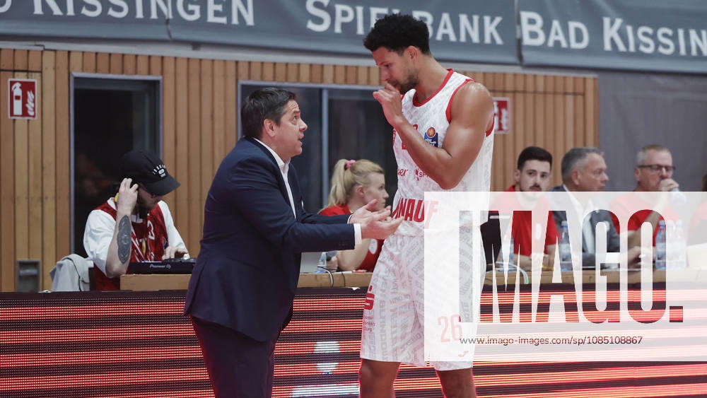 Pictured from left: Head Coach Sasa Filipovski of the Würzburg Baskets and Marvin Ogunsipe of the Würzburg Baskets, 26, discussing the game on October 26, 2026,Fitness First Würzburg Baskets vs. NINERS Chemnitz, easyCredit BBL, Matchday 6, Germany, 97072, tectake Arena Würzburg,