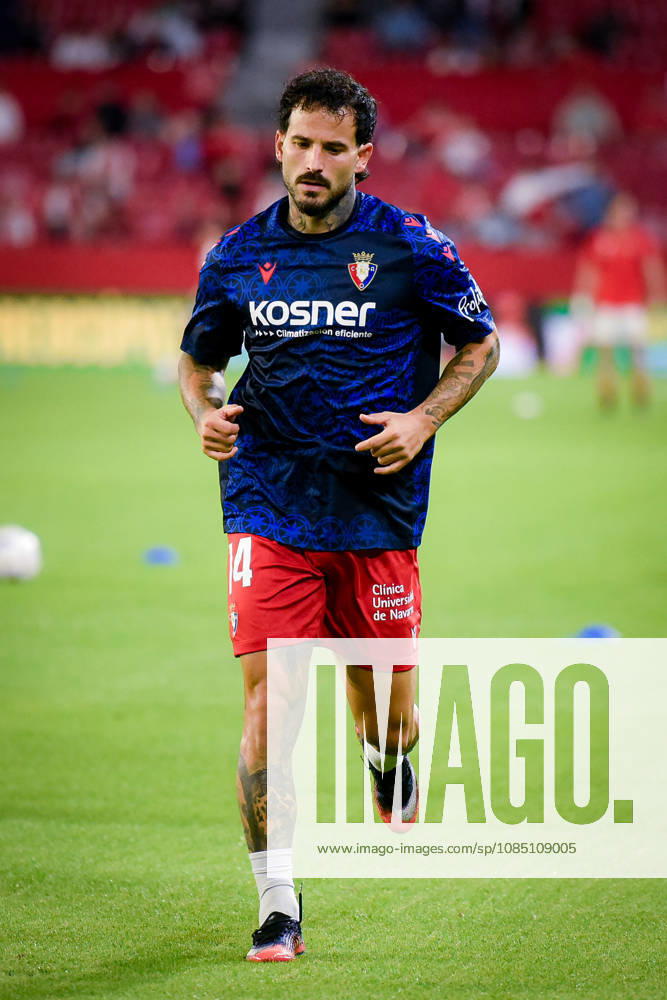 ESP LaLiga EA Sports Sevilla FC vs. Osasuna Ruben Garcia of Osasuna warms up during the LaLiga EA Sports match between Sevilla FC and Osasuna, played at Ramón Sánchez Pizjuán Stadium in Seville on October 26, 2026, in Spain. Spain Soccer