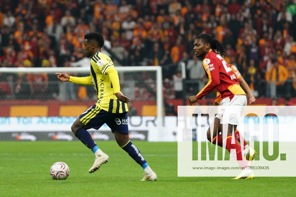 Rafael Leao (R) of Galatasaray in action against Nelson Semedo (L) of Fenerbahce during the Turkish Super League 2026 27 match between Galatasaray vs Fenerbahce at Ali Sami Yen Spor Kompleksi in Istanbul, Turkey, on October 26, 2026. Sariyer Turkey - ZUMAu194 20261026_zip_u194_036