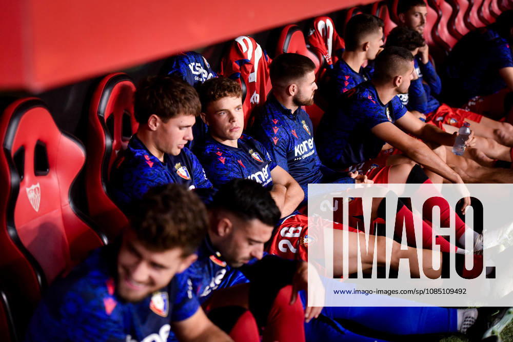 ESP LaLiga EA Sports Sevilla FC vs. Osasuna: Osasuna players during the LaLiga EA Sports match between Sevilla FC and Osasuna, played at the Ramón Sánchez Pizjuán Stadium in Seville on October 26, 2026, in Spain. Spanish Soccer