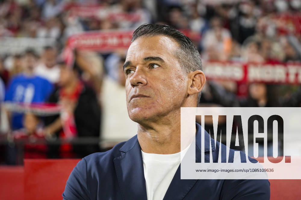 Luis Garcia Plaza, head coach of Sevilla FC, looks on during the Spanish league, LaLiga EA Sports, football match played between Sevilla FC and CA Osasuna at Ramon Sanchez-Pizjuan stadium on October 26, 2026, in Sevilla, Spain. Sevilla Spain - ZUMAa181 20261026_zaa_a181_035