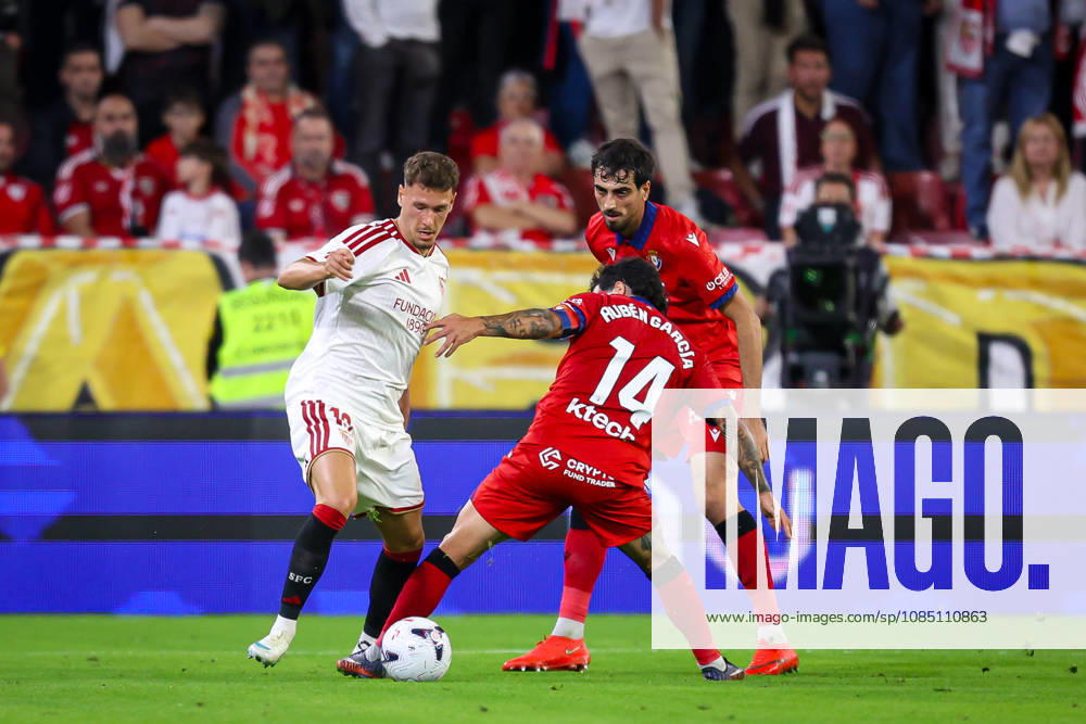 Sevilla FC v Club Atletico Osasuna- LaLiga EA Sports SEVILLA, SPAIN - OCTOBER 26: Lucas Stassin of Sevilla FC in action during the LaLiga EA Sports 2026 27 match between Sevilla FC and Club Atletico Osasuna at Ramon Sanchez Pizjuan Stadium on October 26, 2026 in Sevilla, Spain. (Photo by Rafael Roman Photo Players Images Magara Press) Sevilla Ramon Sanchez Pizjuan Stadium Spain