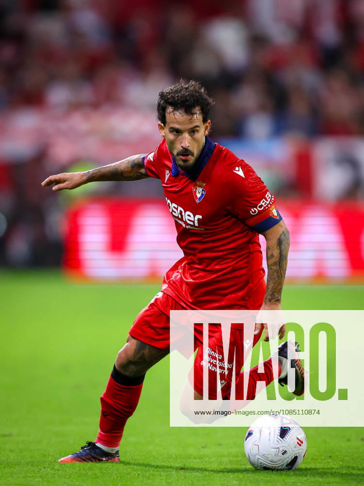 Sevilla FC v Club Atletico Osasuna- LaLiga EA Sports SEVILLA, SPAIN - OCTOBER 26: Ruben Garcia of CA Osasuna in action during the LaLiga EA Sports 2026 27 match between Sevilla FC and Club Atletico Osasuna at Ramon Sanchez Pizjuan Stadium on October 26, 2026 in Sevilla, Spain. (Photo by Rafael Roman Photo Players Images Magara Press) Sevilla Ramon Sanchez Pizjuan Stadium Spain