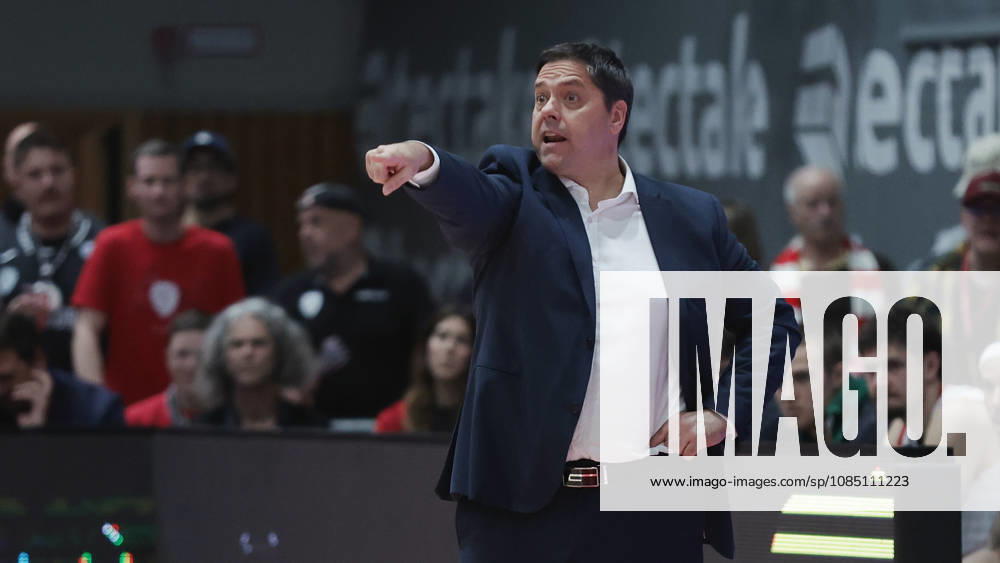 Pictured: Head Coach Sasa Filipovski giving instructions. Würzburg Baskets, October 26, 2026; Fitness First Würzburg Baskets vs. NINERS Chemnitz, easyCredit BBL, Matchday 6, Germany, 97072, tectake Arena Würzburg,