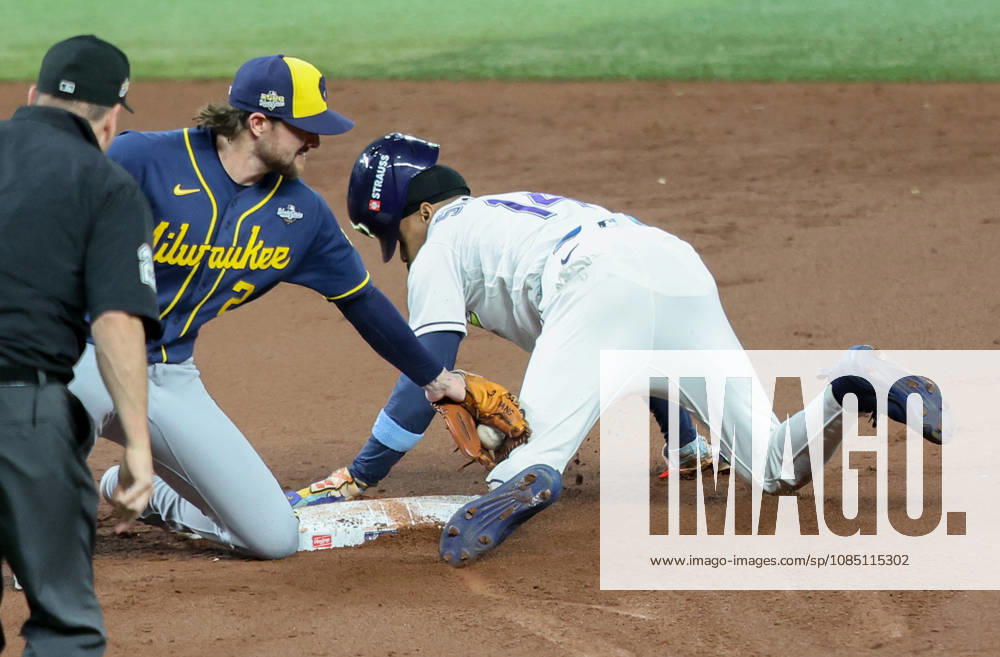 Tampa Bay Rays Chandler Simpson (14) is tagged out stealing second by Milwaukee Brewers second baseman Brice Trang (2) after over-sliding the base in the first inning during game three of the 2026 MLB, Baseball Herren, USA World Series at Tropicana Field in St Petersburg, Florida, on Monday, October 26, 2026. TPB20261026718 AARONxJOSEFCZYK