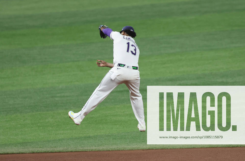 Tampa Bay Rays third baseman Junior Caminero (13 leaps to catch a hard line drive from Milwaukee Brewers David Hamilton in the fifth inning during game three of the 2026 MLB, Baseball Herren, USA World Series at Tropicana Field in St Petersburg, Florida, on Monday, October 26, 2026. TPB20261026732 AARONxJOSEFCZYK