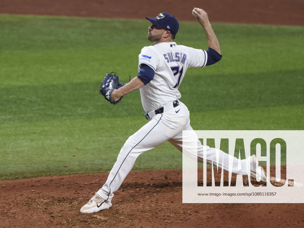 MLB, Baseball Herren, USA World Series Game 3 - Tampa Bay Rays v Milwaukee Brewers Tampa Bay Rays pitcher Cole Sulser in action during the Major League Baseball (MLB) World Series Game 3 between the Milwaukee Brewers and Tampa Bay Rays at Tropicana Field in St. Petersburg, Florida, USA, 26 October 2026. ST. PETERSBURG FLORIDA UNITED STATES