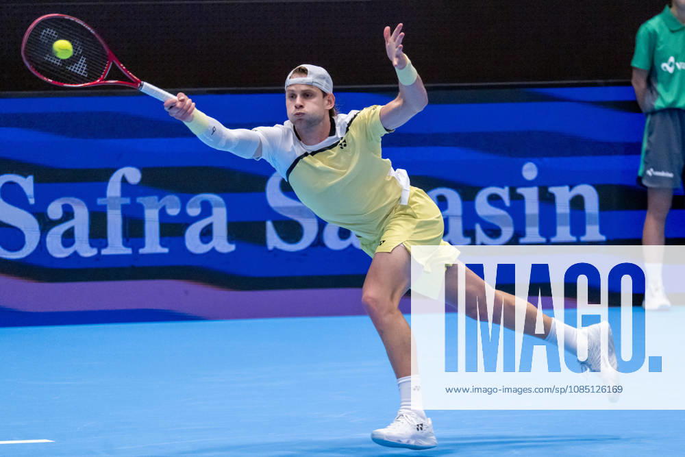 BASEL, SWITZERLAND, OCTOBER 27: Zizou Bergs of Belgium stretches to hit a forehand against Hubert Hurkacz of Poland during Day 4 of the Swiss Indoors Basel at St. Jakobshalle on October 27, 2026, in Basel, Switzerland