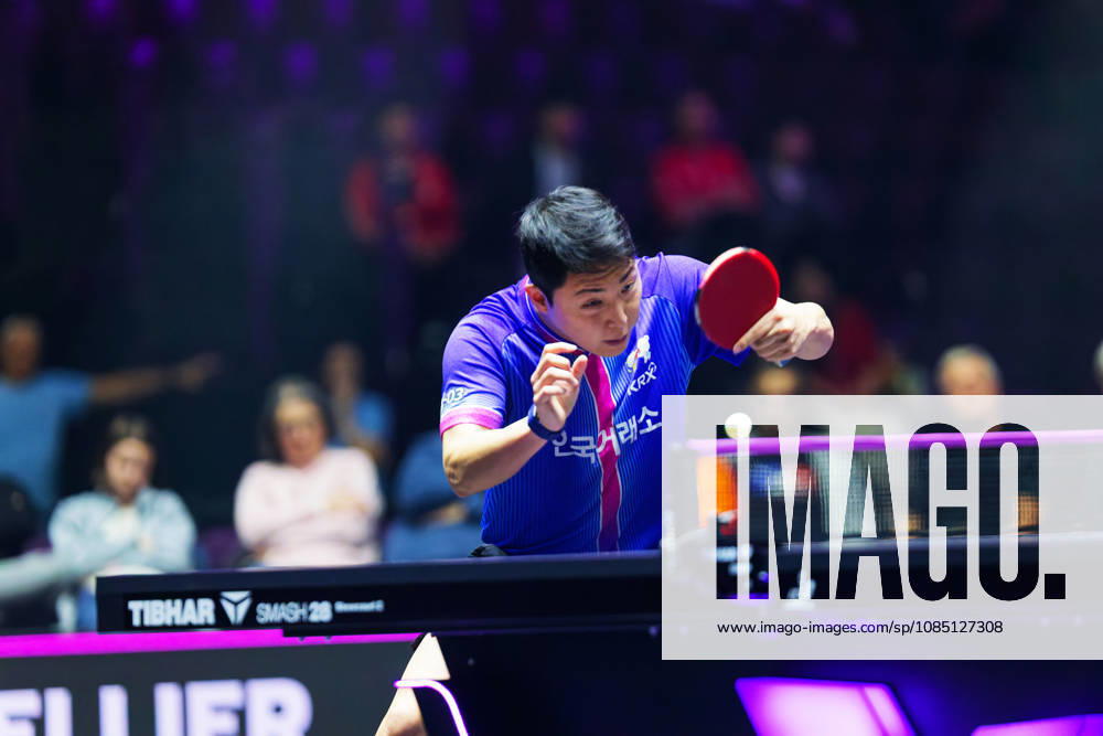 Lim Jonghoon face a Lin Shidong Benjamin ELKAIM MAXPPP - Montpellier 27 10 2026 Tennis de table - WTT Champions Montpellier 2026, 16eme de finale du simple messieurs, le 27 octobre 2026 a la Sud de France Arena de Montpellier. Lim Jonghoon, joueur sud-coreen classe 36e mondial, se penche vers la table pour jouer une balle, raquette devant lui. Il s incline face a -linshidong, joueur chinois classe 9e mondial, vainqueur 3-0. WTT Champions Montpellier, France, on oct 27th 2026 Montpellier FRANCE