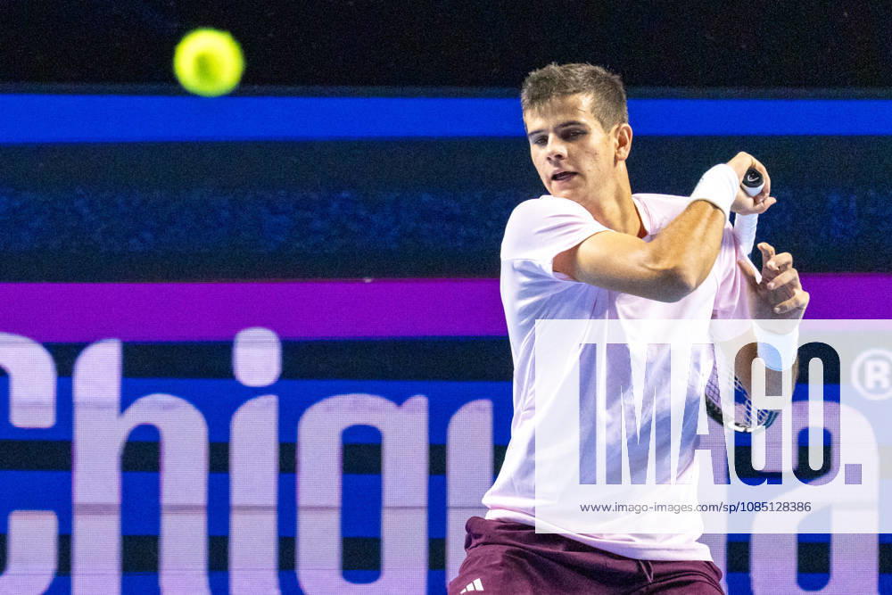 BASEL, SWITZERLAND, OCTOBER 27 Rafael Jodar of Spain hits a forehand against Alejandro Tabilo of Chile during Day 4 of the Swiss Indoors Basel at St. Jakobshalle on October 27, 2026, in Basel, Switzerland