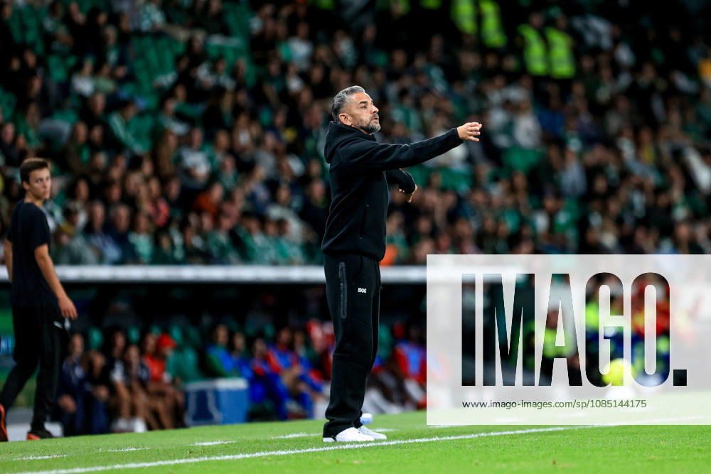 Estadio Jose Alvalde Rui Borges head coach of Sporting CP reacts during the Allianz Cup match between Sporting CP and CS Maritimo at Estadio JosÃ Alvalade on October 27, 2026 in Lisbon, Portugal. Allianz Cup 2026 2027 - Sporting CP vs CS Maritimo (Valter Gouveia SPP)
