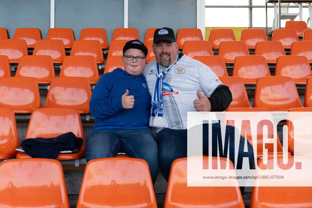 Fans, October 28, 2026, Jeddeloh II vs. Hertha BSC, Soccer, DFB Cup, 2nd Round, Marschwegstadion, Oldenburg. DFL regulations prohibit any use of photographs as image sequences and or quasi-video.