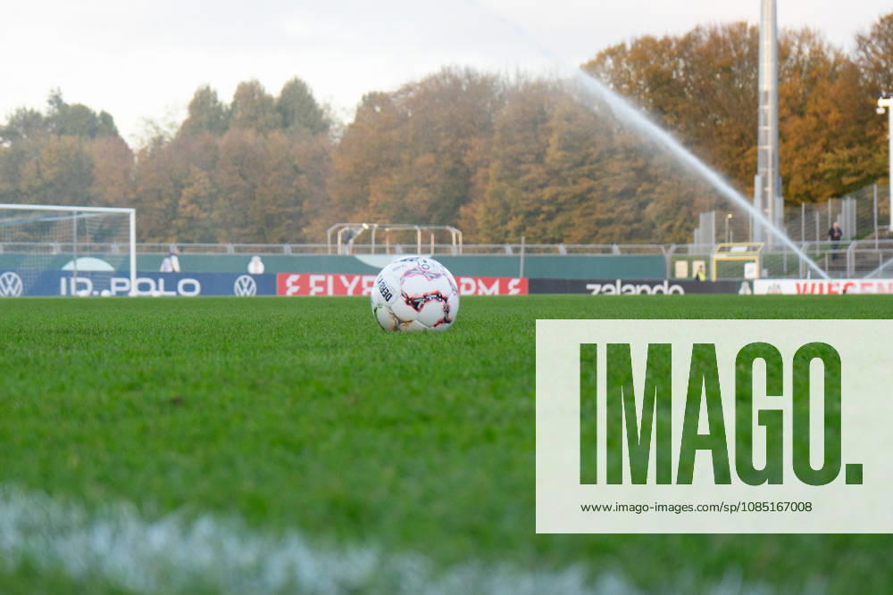 Before the game on October 28, 2026, Jeddeloh II vs. Hertha BSC, soccer, DFB Cup, 2nd round, Marschwegstadion, Oldenburg. DFL regulations prohibit any use of photographs as image sequences and or quasi-video.