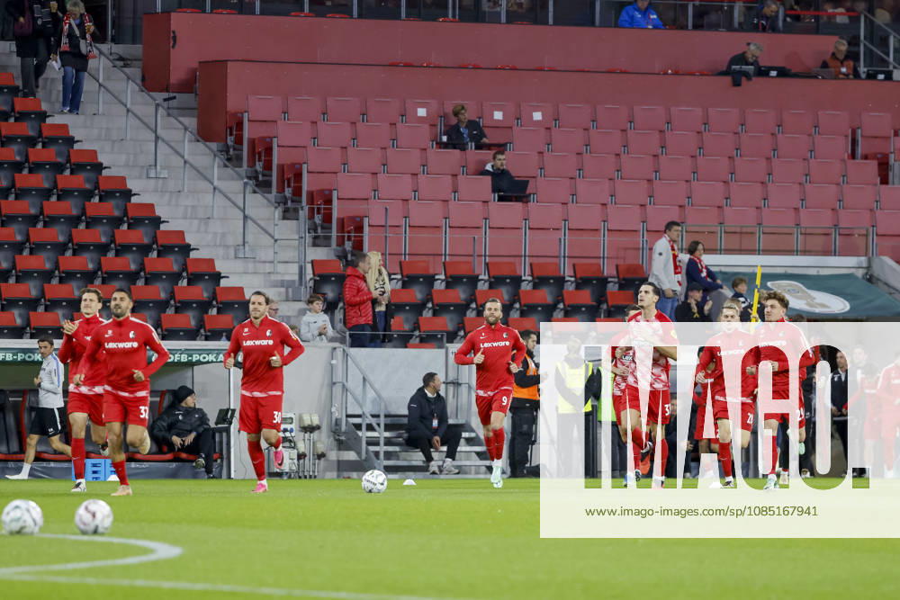 SC Freiburg takes the field before kickoff, Germany, Soccer, DFB Cup, 2nd Round, 2026–2027, SC Freiburg vs. VfL Wolfsburg, October 28, 2026, Freiburg im Breisgau, Europa-Park Stadium, Germany