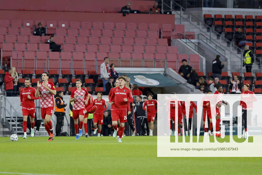 SC Freiburg takes the field before kickoff, Germany, Soccer, DFB Cup, 2nd Round, 2026–2027, SC Freiburg vs. VfL Wolfsburg, October 28, 2026, Freiburg im Breisgau, Europa-Park Stadium, Germany