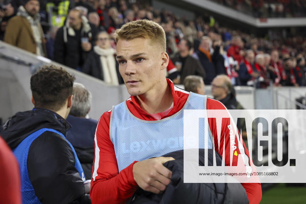Philipp Lienhart, SC Freiburg, 3 minutes before kickoff, Germany, soccer, DFB Cup, 2nd round, 2026–2027, SC Freiburg vs. VfL Wolfsburg, October 28, 2026, Freiburg im Breisgau, Europa-Park Stadium, Germany