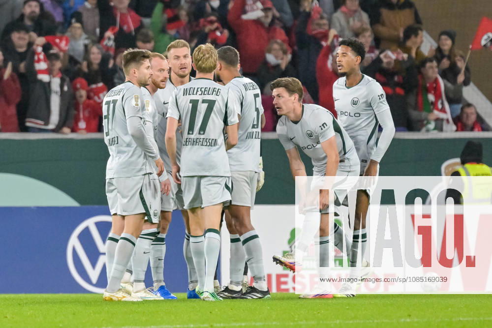 Alexander Bernhardsson, VfL Wolfsburg, 17, with teammates after the goal that made it 1–0; Igor Matanovic, SC Freiburg, 31; GER; SC Freiburg vs. VfL Wolfsburg; soccer; DFB Cup; 2nd round; 2026–2027 season, October 28, 2026 DFB regulations prohibit any use of photographs as image sequences and or quasi-video GER, SC Freiburg vs. VfL Wolfsburg, soccer, DFB Cup, 2nd round, 2026–2027 season, October 28, 2026, Freiburg