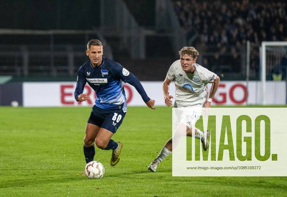 Soccer, Men s, 2026–2027 Season, DFB Cup Second Round, SSV Jeddeloh II vs. Hertha BSC; from left: Paul Seguin (Hertha BSC), Tobias Bothe (SSV Jeddeloh II), October 28, 2026,