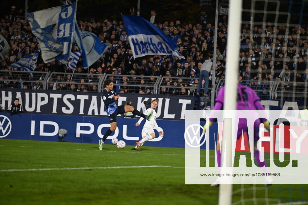 GER, Soccer, DFB Cup, 2nd Round, 2026–2027 Season, Oldenburg, Marschweg Stadium, SSV Jeddeloh II vs. Hertha BSC Berlin; Pascal STEINWENDER of SSV Jeddeloh II, No. 27, attempts a cross at the Marschweg Stadium in Oldenburg, Lower Saxony, Germany