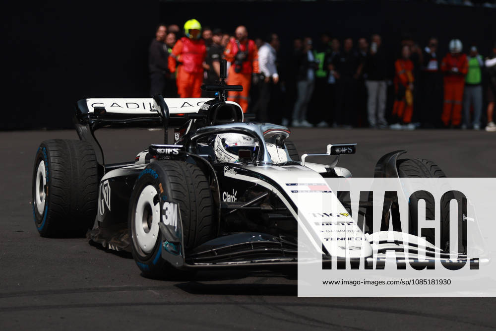 Mexico City Hosts Cadillac F1 Showrun with Driver Sergio Perez MEXICO CITY, MEXICO - OCTOBER 28: Formula 1 driver Sergio Perez of Mexico drives during a showrun on Paseo de la Reforma Avenue, in Mexico City, Mexico on October 28, 2026. The exhibition took place ahead of the Mexico City Grand Prix, where Perez will mark his 300th career Formula 1 race start. Daniel Cardenas Anadolu Mexico City Mexico. Editorial use only. Please get in touch for any other usage.