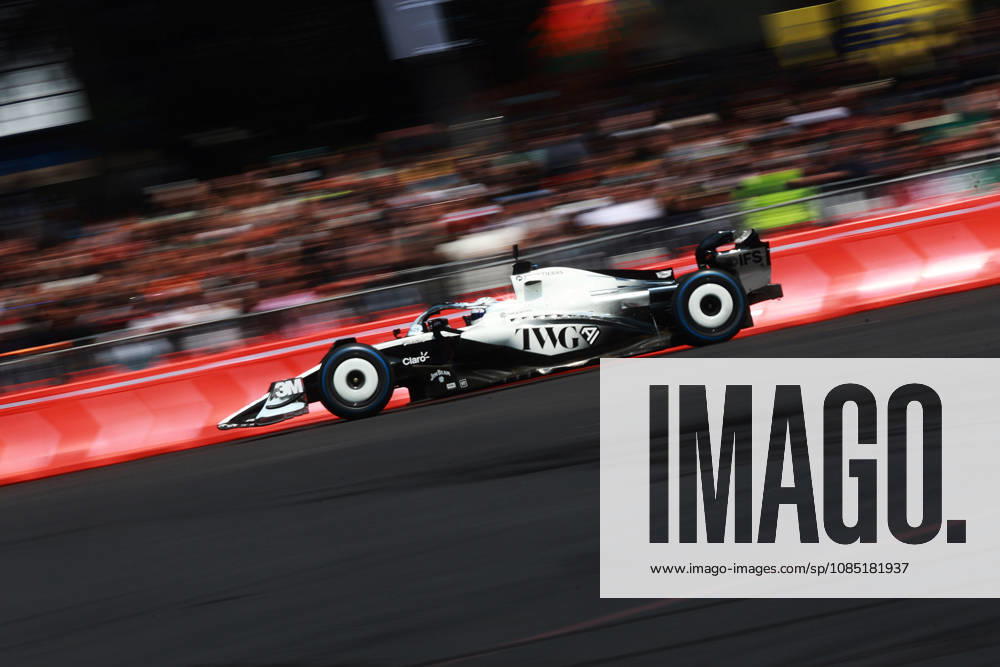 Mexico City Hosts Cadillac F1 Showrun with Driver Sergio Perez MEXICO CITY, MEXICO - OCTOBER 28: Formula 1 driver Sergio Perez of Mexico drives during a showrun on Paseo de la Reforma Avenue, in Mexico City, Mexico on October 28, 2026. The exhibition took place ahead of the Mexico City Grand Prix, where Perez will mark his 300th career Formula 1 race start. Daniel Cardenas Anadolu Mexico City Mexico. Editorial use only. Please get in touch for any other usage.