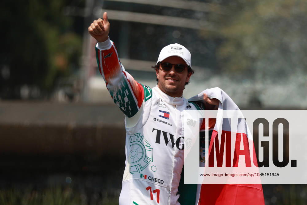 Mexico City Hosts Cadillac F1 Showrun with Driver Sergio Perez MEXICO CITY, MEXICO - OCTOBER 28: Formula 1 driver Sergio Perez of Mexico greets fans during a showrun on Paseo de la Reforma Avenue, in Mexico City, Mexico on October 28, 2026. The exhibition took place ahead of the Mexico City Grand Prix, where Perez will mark his 300th career Formula 1 race start. Daniel Cardenas Anadolu Mexico City Mexico. Editorial use only. Please get in touch for any other usage.