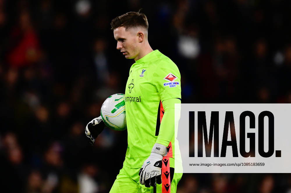Fulham v Crystal Palace, EFL Cup Crystal Palace goalkeeper Dean Henderson (1) during the EFL Cup match between Fulham and Crystal Palace at Craven Cottage, London, UK on 28 October 2026. London Craven Cottage Greater London UK Editorial use only DataCo restrictions apply See www.football-dataco.com ,