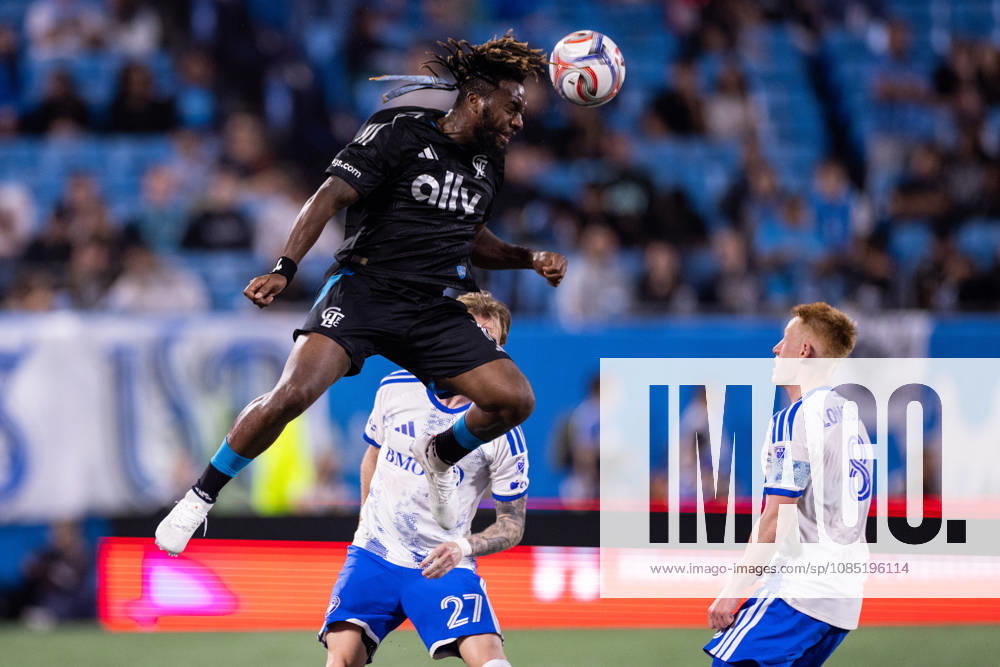 Charlotte FC forward Allan Saint-Maximin (10) heads the ball up field against the CF Montreal in the second half of the MLS, Fussball Herren, USA match up at Bank of America Stadium in Charlotte, NC. Mandatory Credit: -Cal Media Charlotte United States - ZUMAc04_ 20261028_zma_c04_016