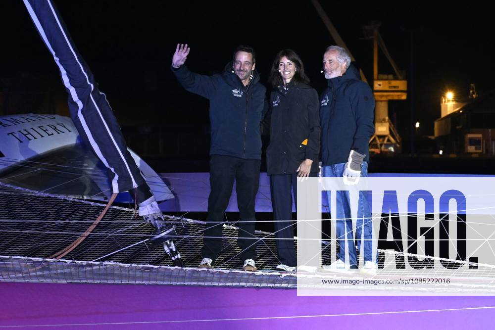 Bapteme Ultim Armand Thiery PHOTOPQR OUEST FRANCE Marc OLLIVIER ; SAINT-MALO ; 29 10 2026 ; Le baptême du bateau de Louis BURTON skipper Ultim ARMAND THIERY en présence de l animateur Denis Brogniart dans le village de la course La Route du Rhum Destination Guadeloupe ce jeudi 29 octobre 2026 à Saint-Malo (Ille-et-Vilaine). Ici avec son chien Chiffon et le skipper Benjamin Dutreux Photo : MARC OLLIVIER OUEST-FRANCE Saint Malo, France, oct 29th 2026 The christening of the *Armand Thiery* Ultim boat, skippered by Louis Burton, took place in the presence of TV host DenisBrogniart at the *Route du Rhum – Destination Guadeloupe* race village in Saint-Malo (Ille-et-Vilaine) on Thursday, October 29, 2026. SAINT-MALO France