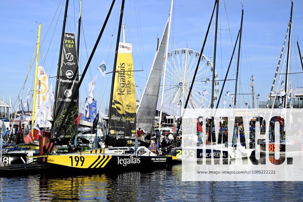 ROUTE DU RHUM 2026 PHOTOPQR OUEST FRANCE Marc OLLIVIER ; SAINT-MALO ; 29 10 2026 ; Le village de la course La Route du Rhum Destination Guadeloupe ce jeudi 29 octobre 2026 à Saint-Malo (Ille-et-Vilaine). Ici avec son chien Chiffon et le skipper Benjamin Dutreux Photo : MARC OLLIVIER OUEST-FRANCE Saint Malo, France, oct 29th 2026 Atmosphere before the *Route du Rhum – Destination Guadeloupe* race village in Saint-Malo (Ille-et-Vilaine) on Thursday, October 29, 2026. SAINT-MALO France