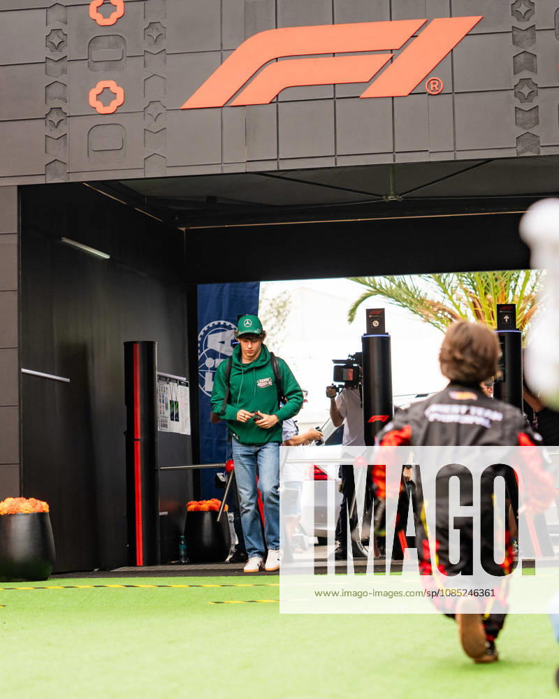 Formula 1 Mexican Grand Prix - Kimi Antonelli Arrives in the Paddock ANDREA KIMI ANTONELLI 12 (ITA) of Mercedes-AMG PETRONAS Formula One Team (Mercedes-AMG F1 W17) arriving in the paddock on Friday during the Formula 1 Gran Premio de la Ciudad de México 2026 at Autódromo Hermanos Rodríguez in Mexico City, Mexico, on October 30, 2026. Credit: Photo by Antoine LAPEYRE Reveries Agency via ABACAPRESS.COM Mexico City Mexico
